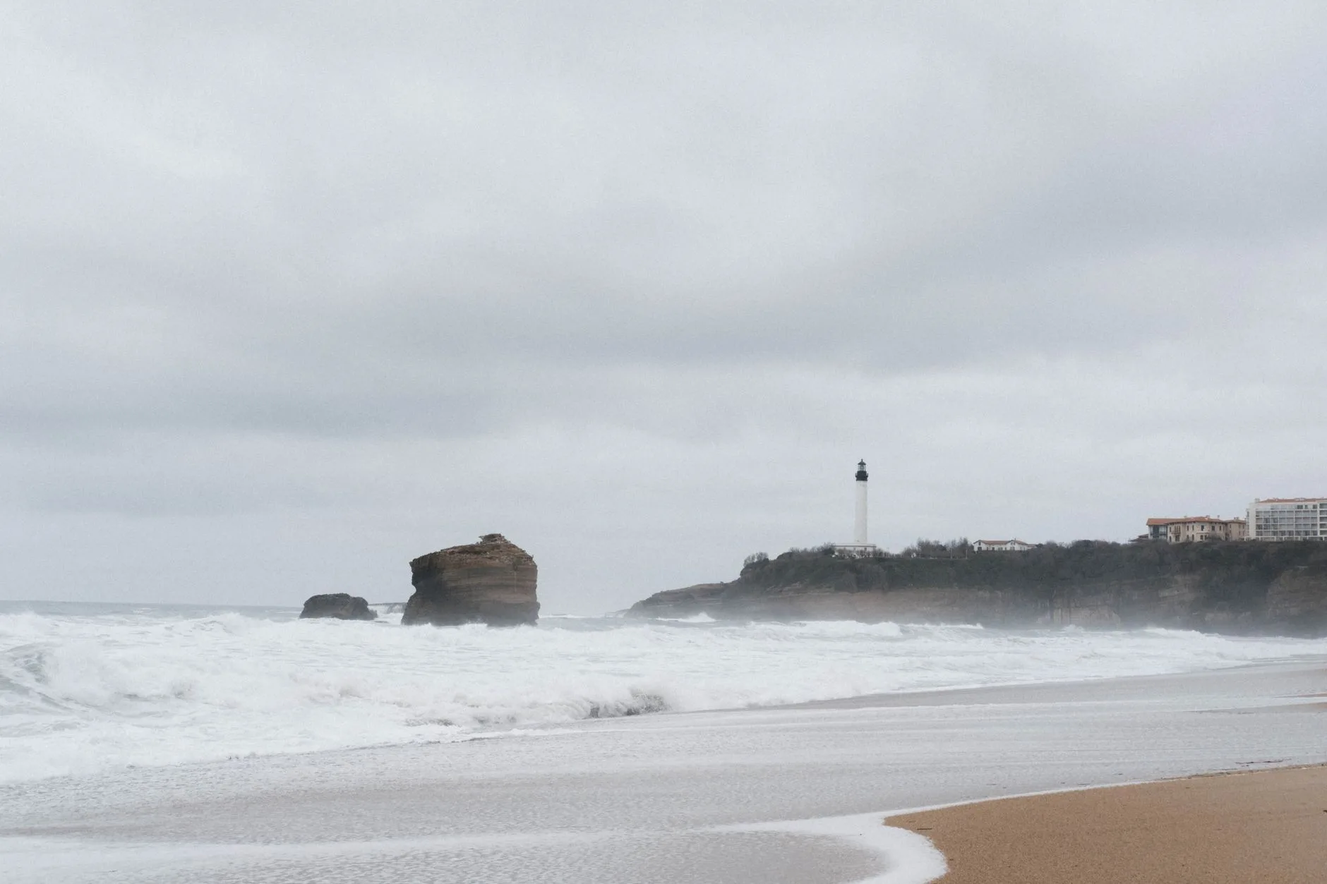 Phare de Biarritz au bord de l'océan Atlantique