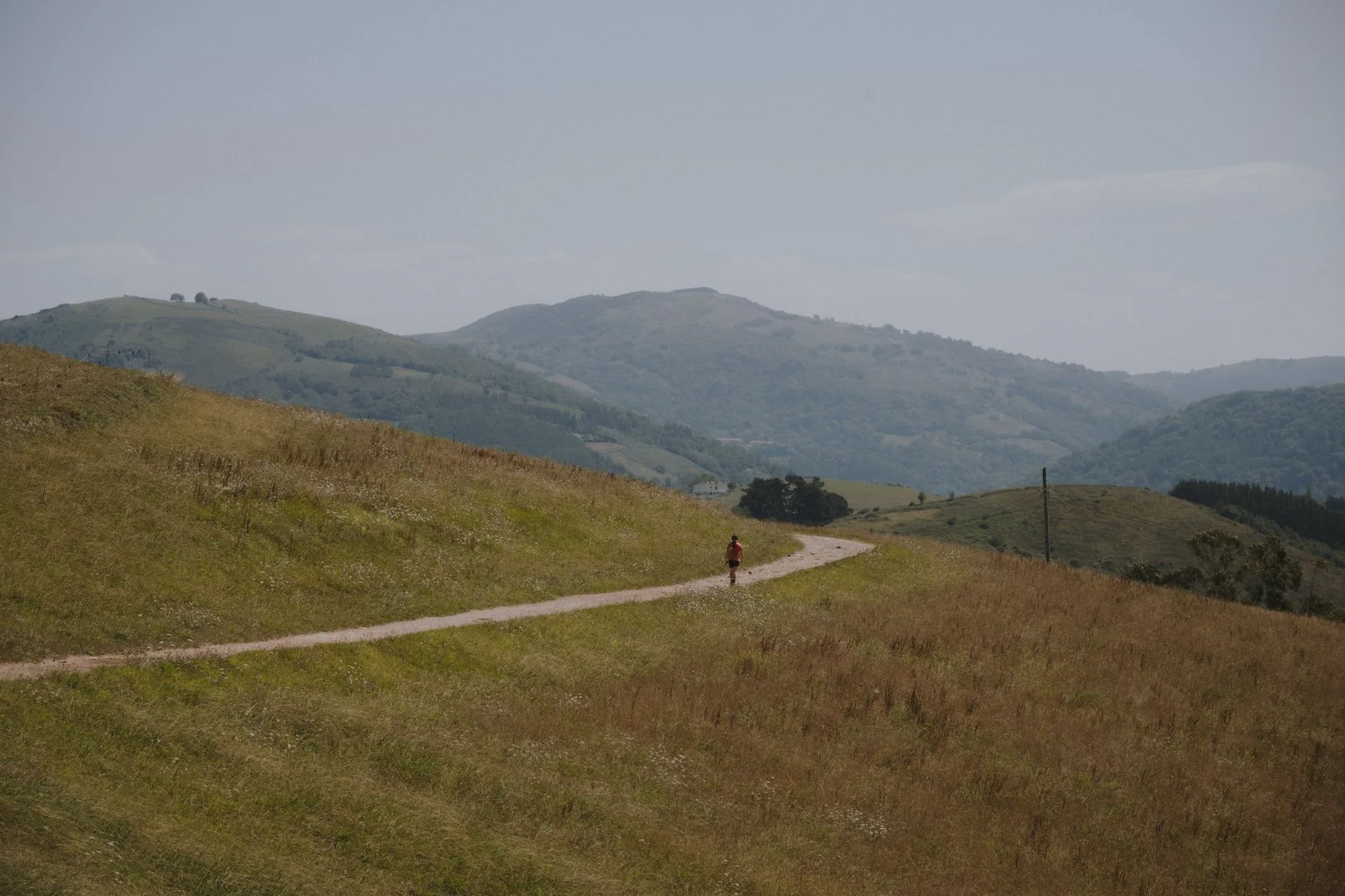 Sentier de randonnée dans les collines du Pays basque